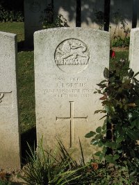 Houchin British Cemetery - Loftus, J