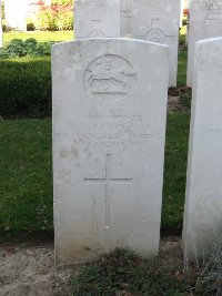 Houchin British Cemetery - Lyon, J