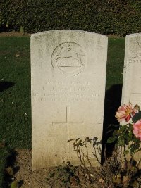 Houchin British Cemetery - Mallows, F J