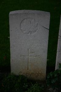 Houchin British Cemetery - McLeod, Malcolm