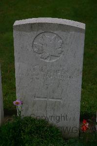 Houchin British Cemetery - McQueen, J P