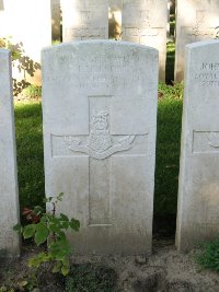 Houchin British Cemetery - Nelson, J