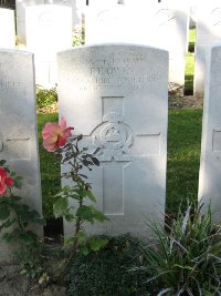 Houchin British Cemetery - Owen, T H