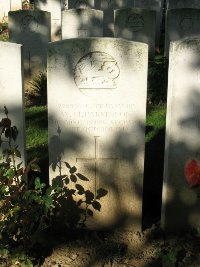 Houchin British Cemetery - Parkinson, W M