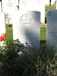 Houchin British Cemetery - Parry, E