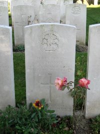 Houchin British Cemetery - Pearce, John