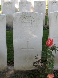 Houchin British Cemetery - Potter, R W