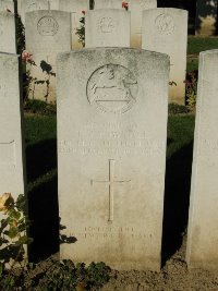 Houchin British Cemetery - Pownall, T J