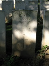 Houchin British Cemetery - Price, Arthur