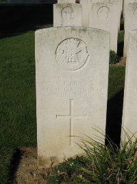 Houchin British Cemetery - Punt, G F