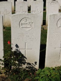 Houchin British Cemetery - Quilliam, J D