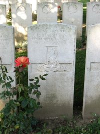 Houchin British Cemetery - Robertson, Robert