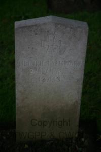 Houchin British Cemetery - Schwarz, Heinrich