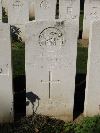 Houchin British Cemetery - Sharp, Thomas