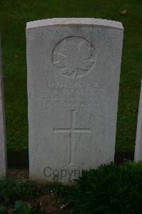 Houchin British Cemetery - Shearer, W