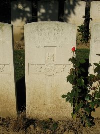 Houchin British Cemetery - Shutler, F