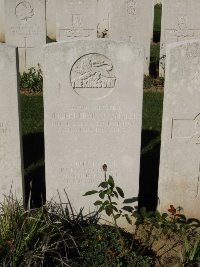 Houchin British Cemetery - Slaymaker, Herbert Edwin