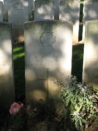 Houchin British Cemetery - Smith, Leslie Reginald