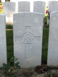 Houchin British Cemetery - Snell, Harold