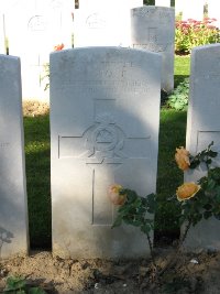 Houchin British Cemetery - Stott, William