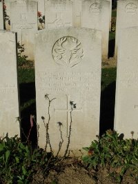 Houchin British Cemetery - Sutherland, Walter Riddell