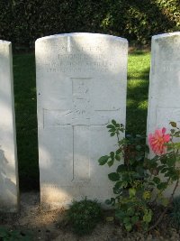 Houchin British Cemetery - Tomlinson, Joseph