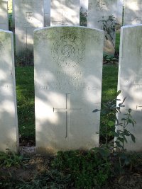 Houchin British Cemetery - Tong, George