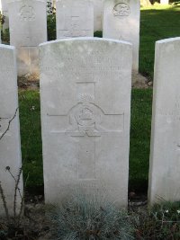 Houchin British Cemetery - Tucker, James William