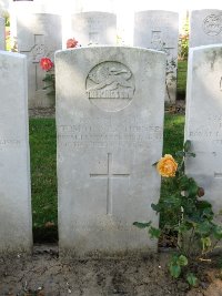 Houchin British Cemetery - Turner, Tom Oliver