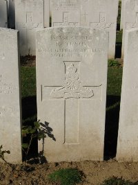 Houchin British Cemetery - Tuson, R