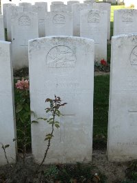 Houchin British Cemetery - Warriner, J W