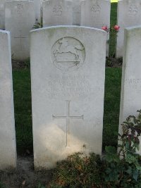 Houchin British Cemetery - Welton, R