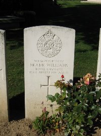 Houchin British Cemetery - Williams, Frank