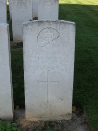 Houchin British Cemetery - Williams, J