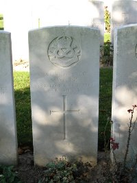 Houchin British Cemetery - Willis, S