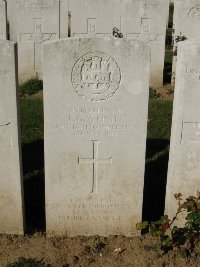 Houchin British Cemetery - Wright, E G