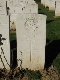 Houchin British Cemetery - Wright, H