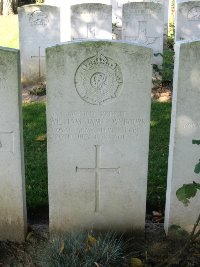 Houchin British Cemetery - Wybourn, William James