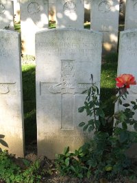 Houchin British Cemetery - Young, Gilbert Dunstan