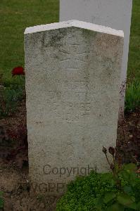 Bruay Communal Cemetery Extension - Camnitius, Walter