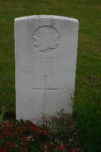 Bruay Communal Cemetery Extension - Dupuis, L