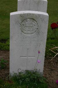 Bruay Communal Cemetery Extension - Jeune, Hugo St. Helier