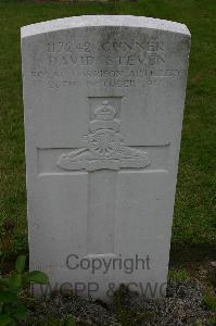 Bruay Communal Cemetery Extension - Steven, David