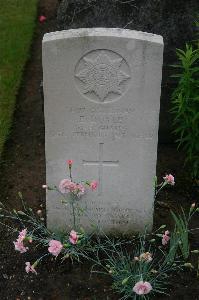 Cuinchy Communal Cemetery - Doyle, E