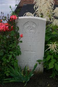 Cuinchy Communal Cemetery - Lewis, George Richard John