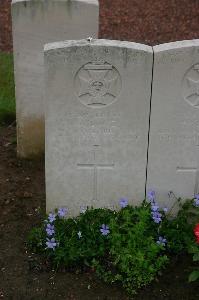 Cuinchy Communal Cemetery - Lowe, Samuel