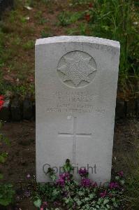 Cuinchy Communal Cemetery - Tracey, Francis W. (Billy)