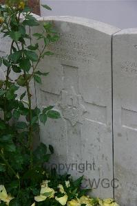 Cuinchy Communal Cemetery - Wells, E M