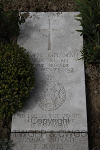 Wimereux Communal Cemetery - Allen, Morris Shirley