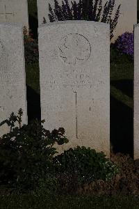 Terlincthun British Cemetery Wimille - Batten, T